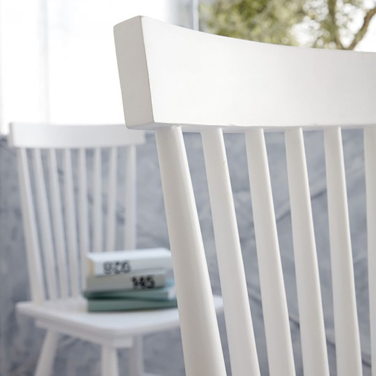 1029B-lot_de_2_chaises_en_acajou_massif-03.jpg