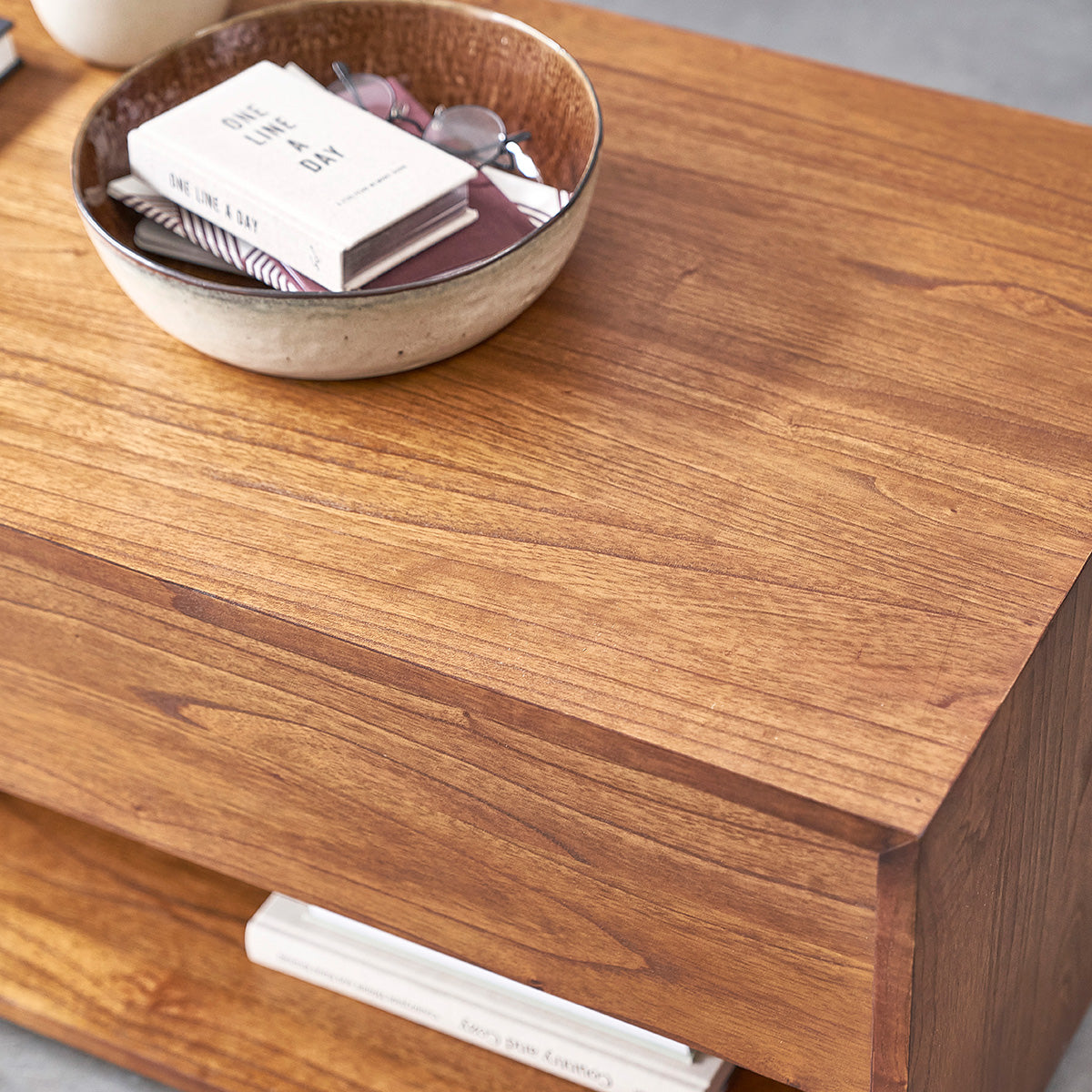 MILO - Table basse en mindi massif finition noyer 120 cm