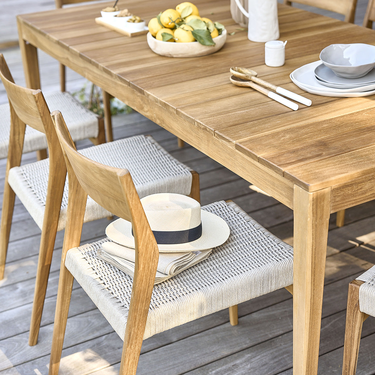 15-chaise_de_jardin_en_teck_massif_et_cordage_beige-07.jpg