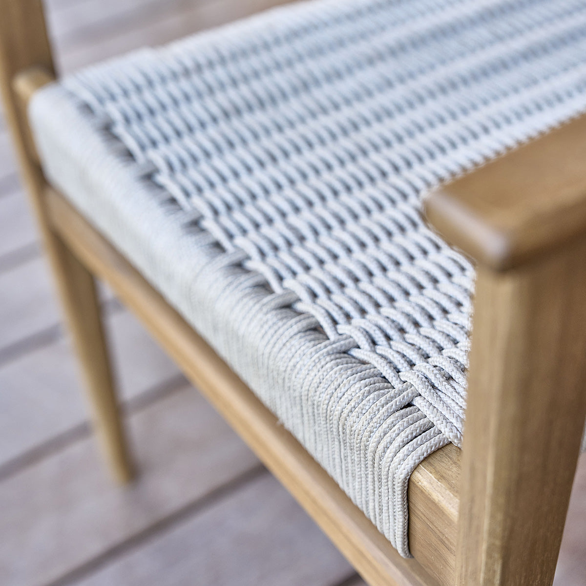 16-fauteuil_de_jardin_en_teck_massif_et_cordage_beige-05.jpg
