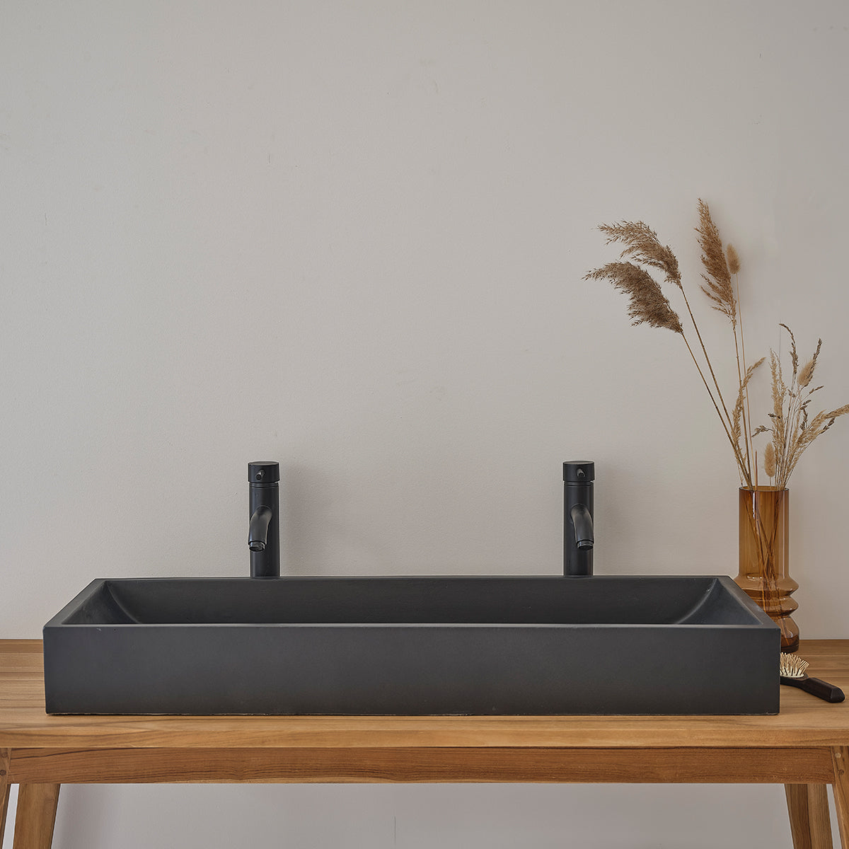 1626-vasque_en_beton_noir_100x37_cm-02.jpg
