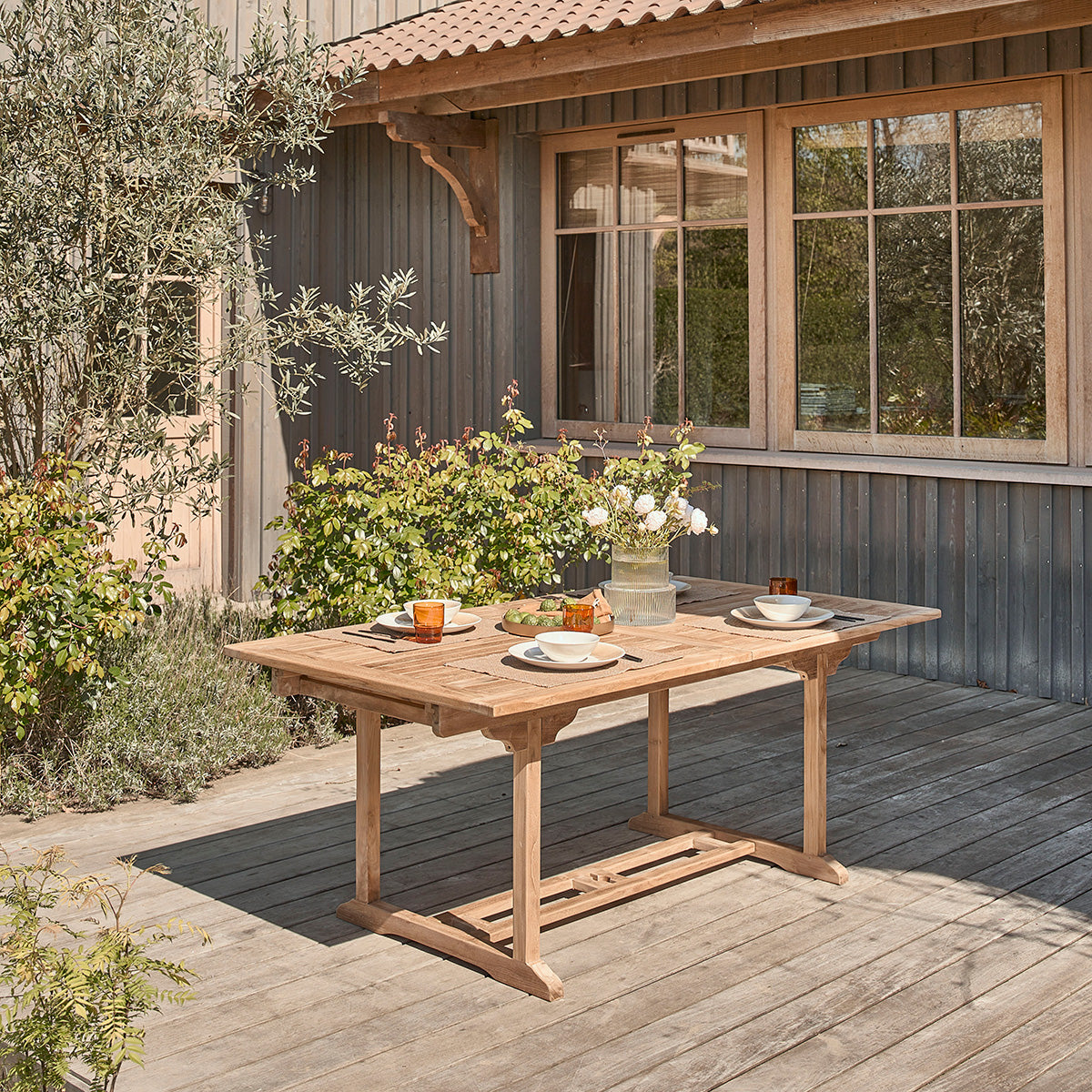 23-table_de_jardin_en_teck_massif_extensible_8_10_pers-03.jpg