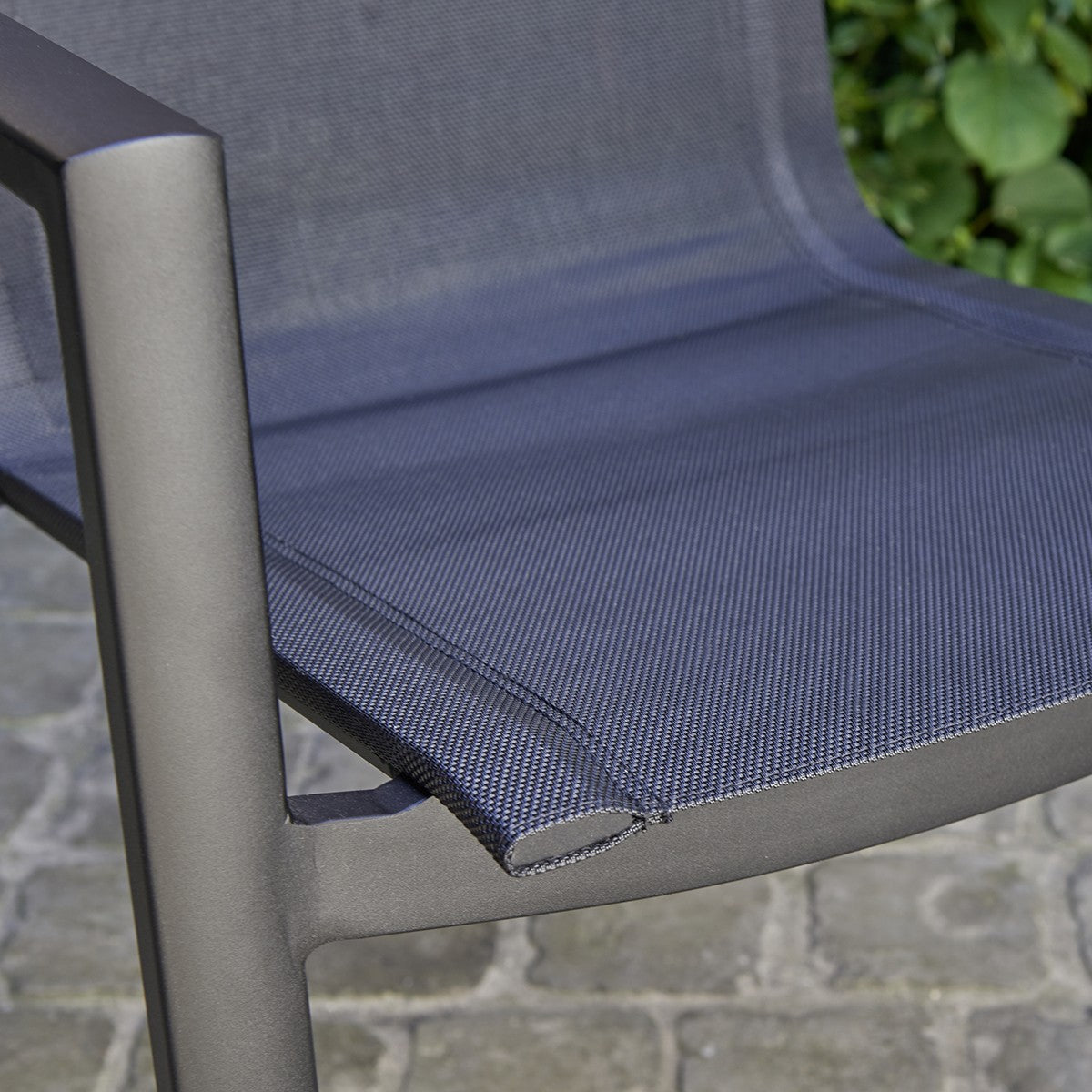 5003-fauteuil_de_jardin_en_aluminium_et_textilene_gris-04.jpg