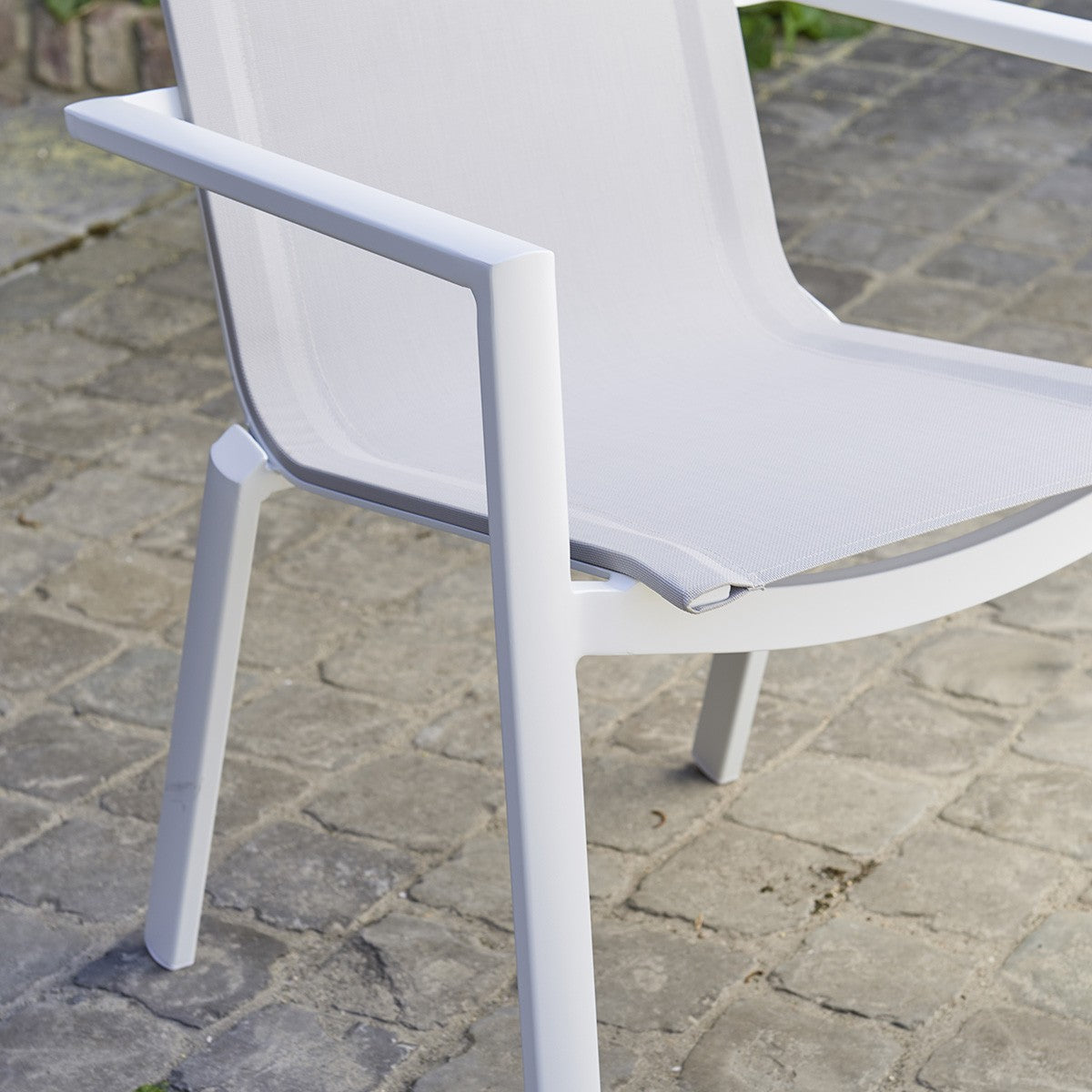 TULUM - Fauteuil de jardin en aluminium blanc et textilène gris