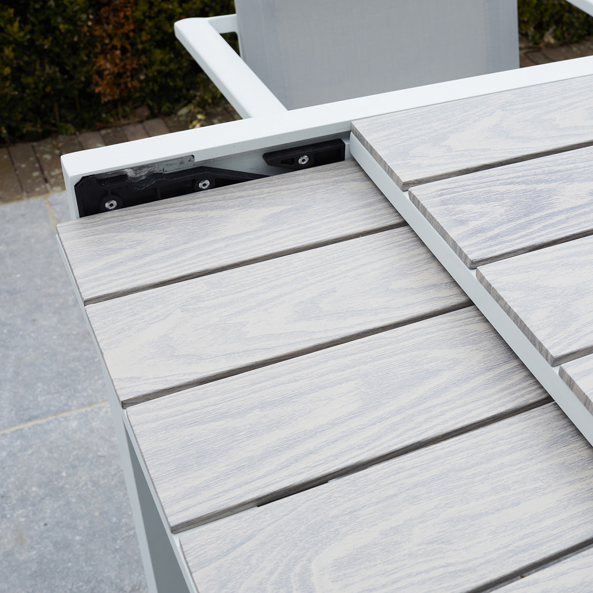 5021A-salon_de_jardin_aluminium_blanc_et_textilene_gris_6_10_pers-04.jpg
