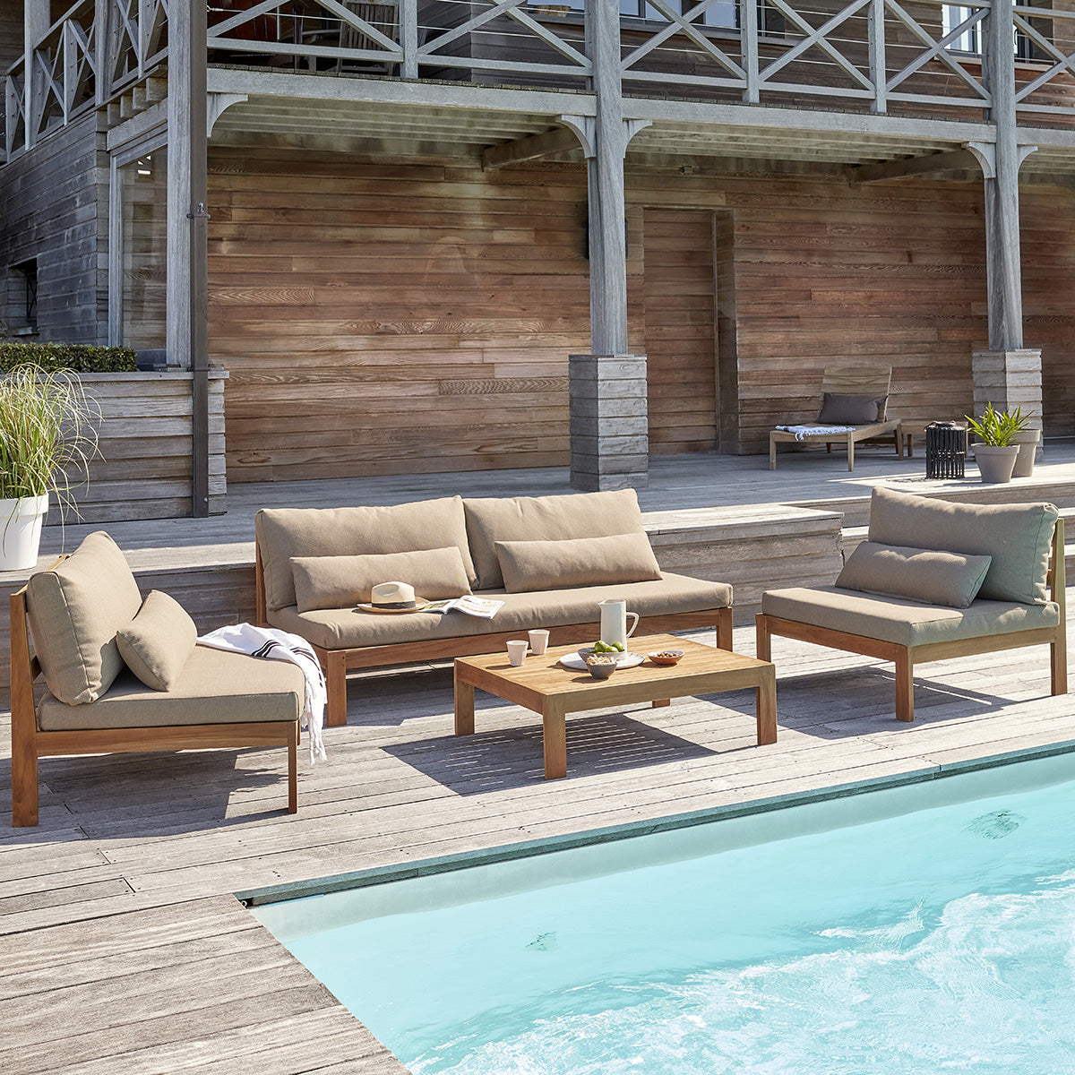 58-fauteuil_de_jardin_en_teck_massif_taupe-06.jpg