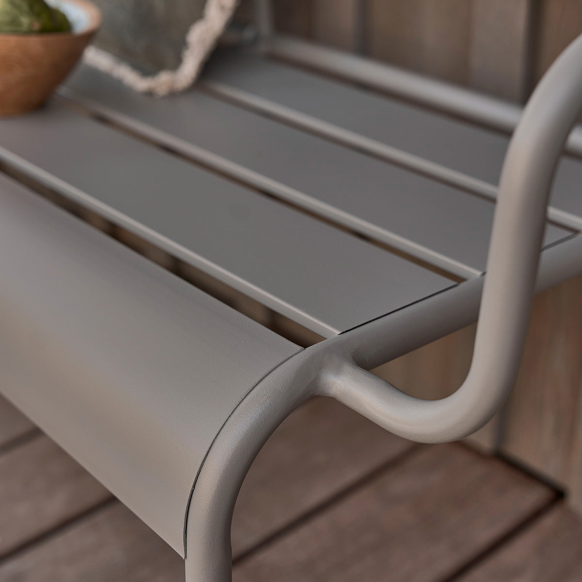 BDJ0007-banc_en_aluminium_gris_118_cm-03.jpg
