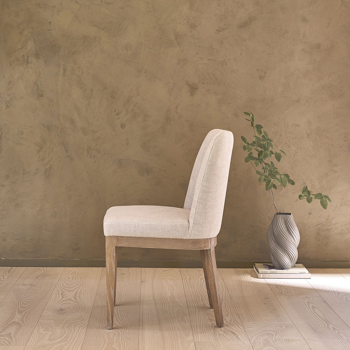 CHA0008-lot_de_2_chaises_en_chene_massif_et_tissu_lin-03.jpg