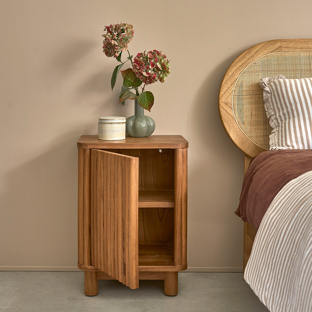CHE0005-table_de_chevet_en_bois_de_teck-03.jpg