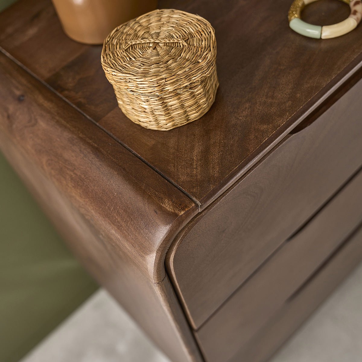 COM0014-commode_en_manguier_massif_70_cm-05.jpg