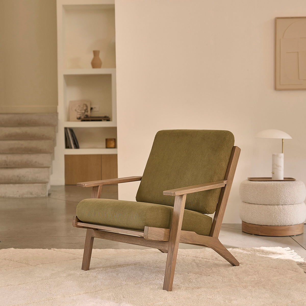 FAU0002-fauteuil_en_mindi_massif_fonce_et_velours_cotele_vert-01.jpg