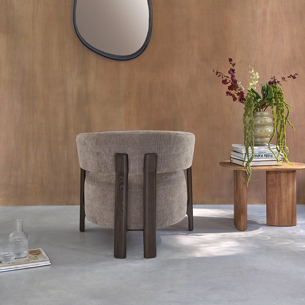 FAU0011-fauteuil_en_chene_massif_finition_noyer_et_tissu_chenille_taupe-04.jpg