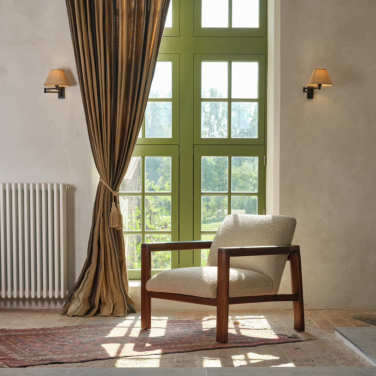 FAU0018-fauteuil_en_mindi_massif_et_tissu_bouclette_taupe_chine-01.jpg