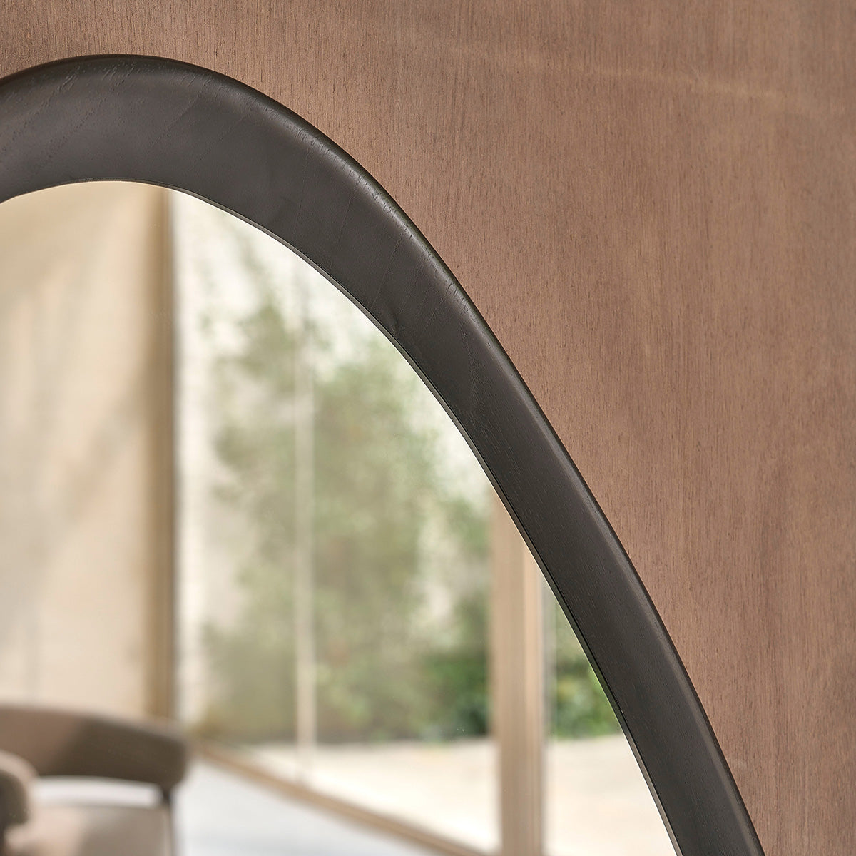 MIR0012-miroir_organique_en_bois_de_mindi_noir_75x60_cm-03.jpg