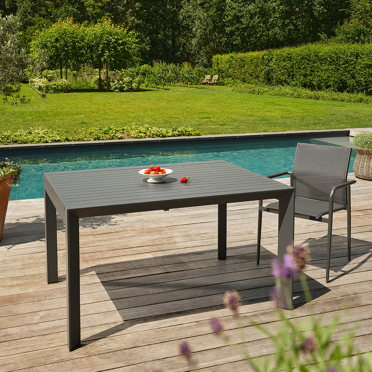 SDJ0017-salon_de_jardin_en_aluminium_et_textilene_extensible_gris_6_10_pers-06.jpg