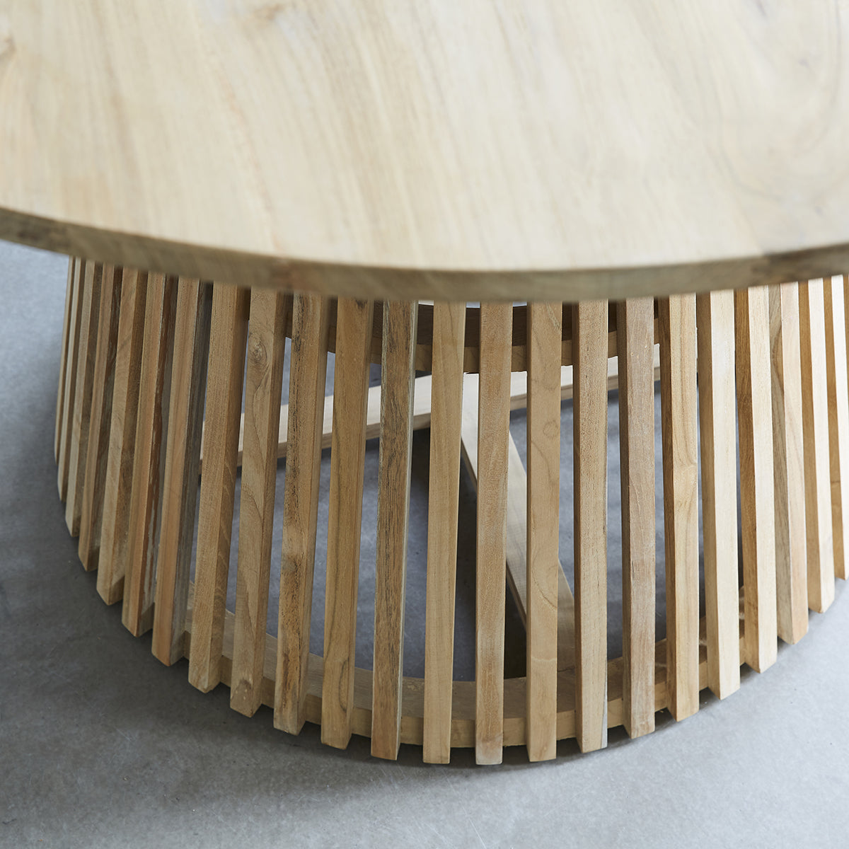 1304-table_en_teck_massif_ronde_4_pers-03.jpg