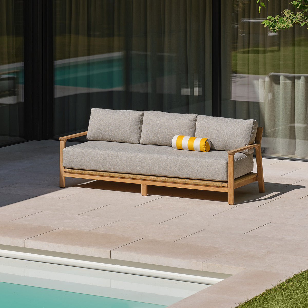 PIANA - Canapé de jardin en teck massif avec coussins gris chiné 3 pers.