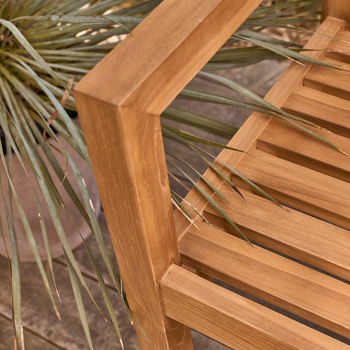 MALTE - Banc de jardin en teck massif 160 cm
