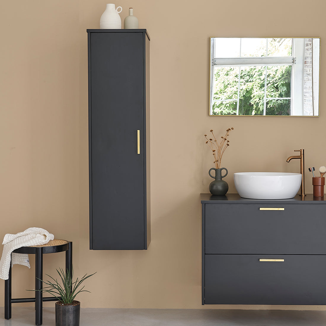 LUNA - Colonne de salle de bain noire en bois d'acacia 130