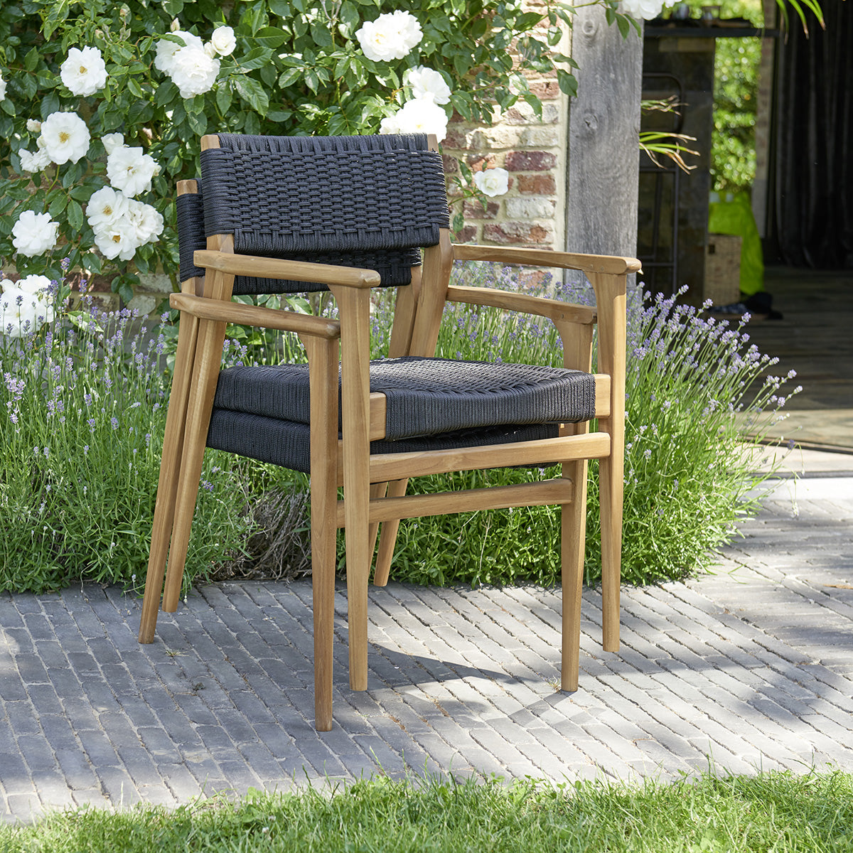 ESTHER - Salon de jardin en teck massif recyclé extensible noir 8/10 pers.