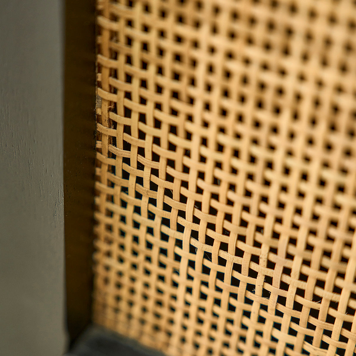 BLAISE - Meuble TV en manguier massif noir et cannage 140 cm