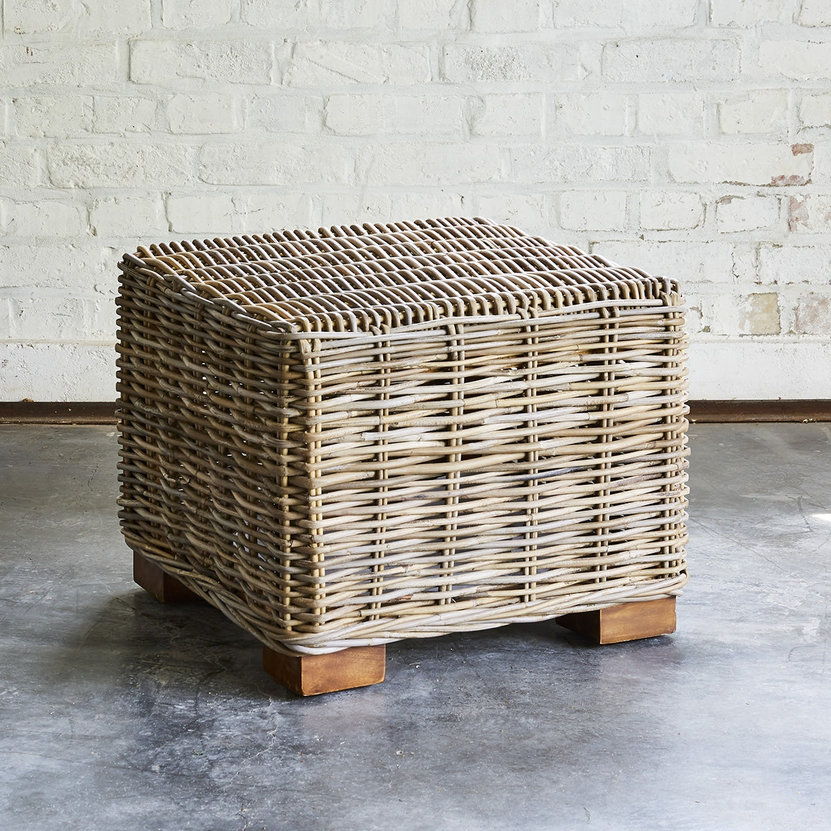 MUSA - Table basse en kubu naturel