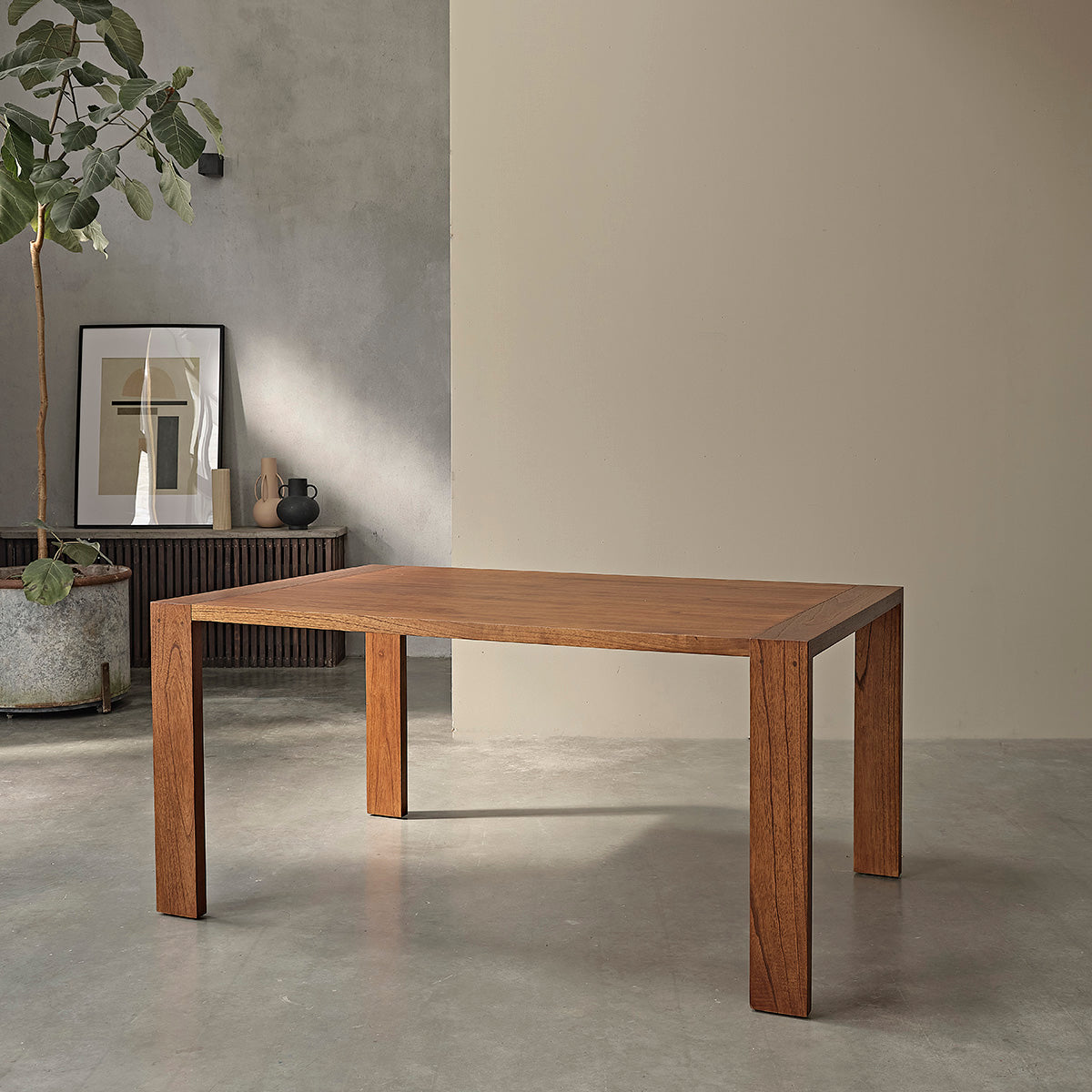 MILO - Table en mindi massif finition noyer 6 pers.