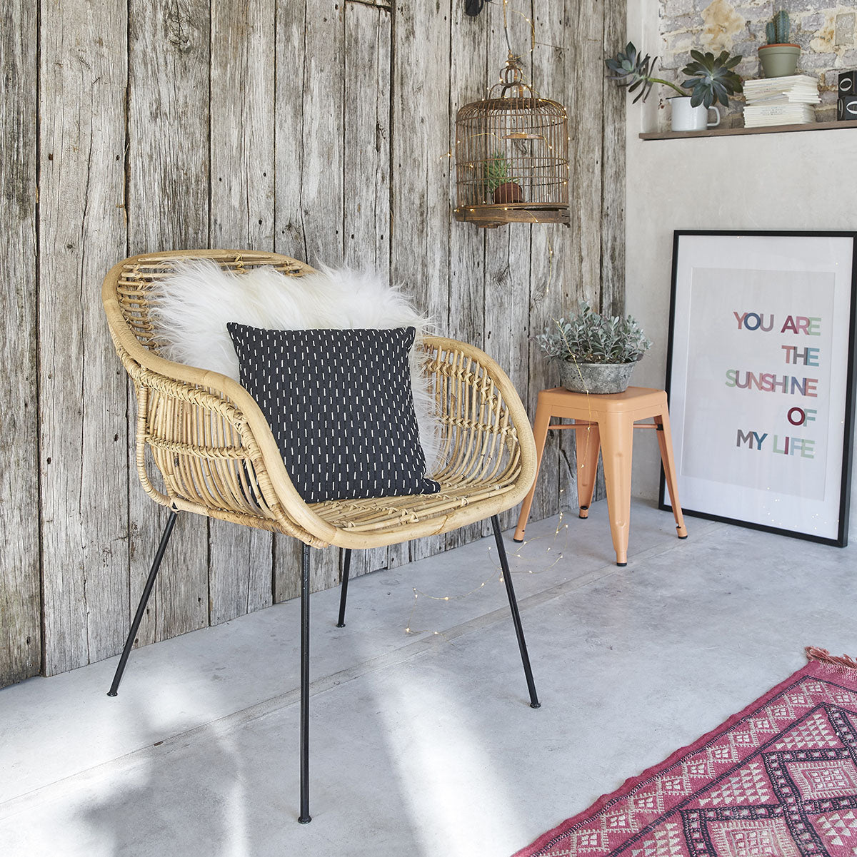 1082B-lot_de_2_fauteuils_en_rotin_et_metal-04.jpg