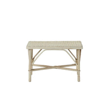 Table basse en rotin naturel