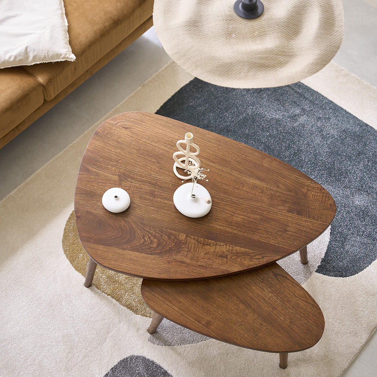 BRUNE - Lot de tables basses en mindi massif finition noyer