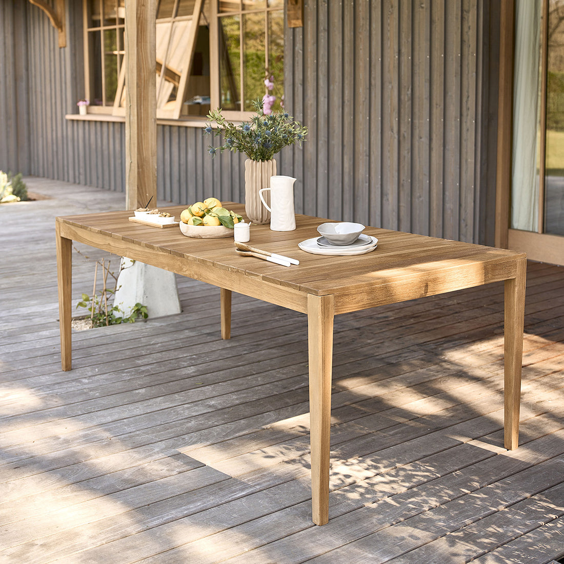 LIVIE - Table de jardin en bois de teck 8 pers.