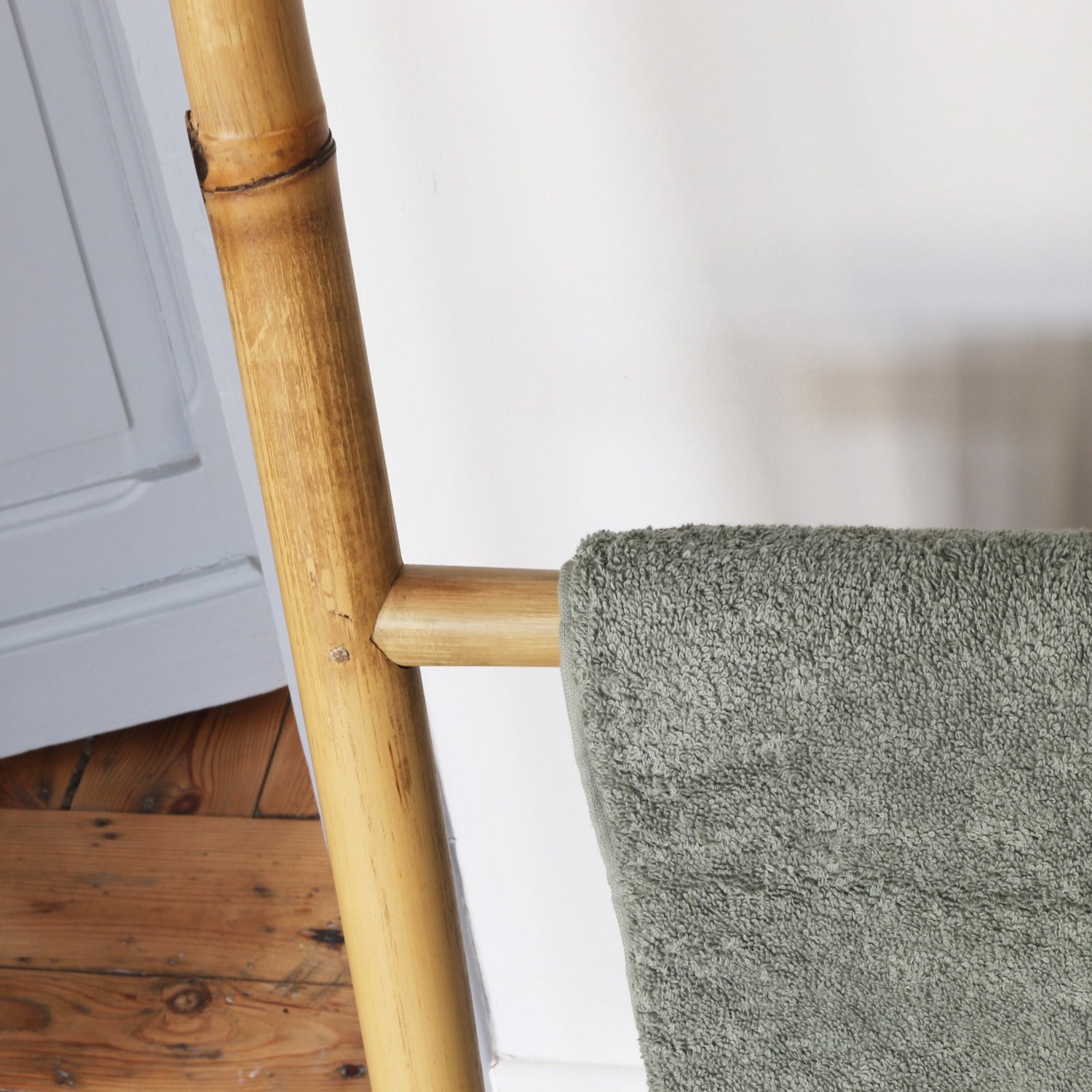 CLARA - Échelle porte-serviettes bambou