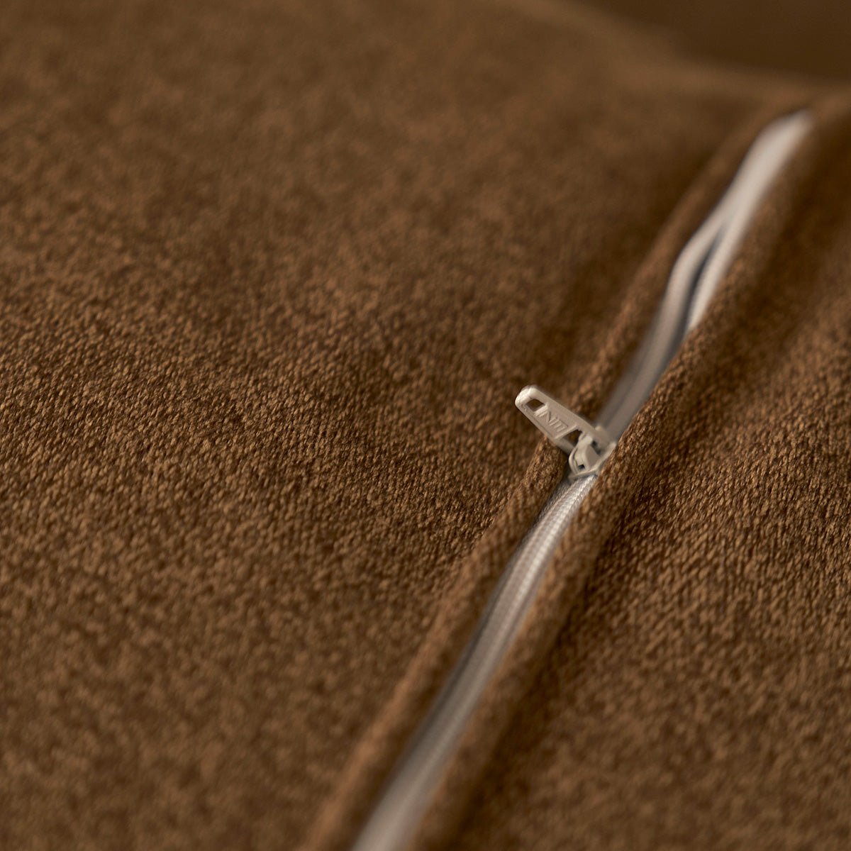 ONDINE - Canapé droit 3 places en bois massif et tissu velours bronze