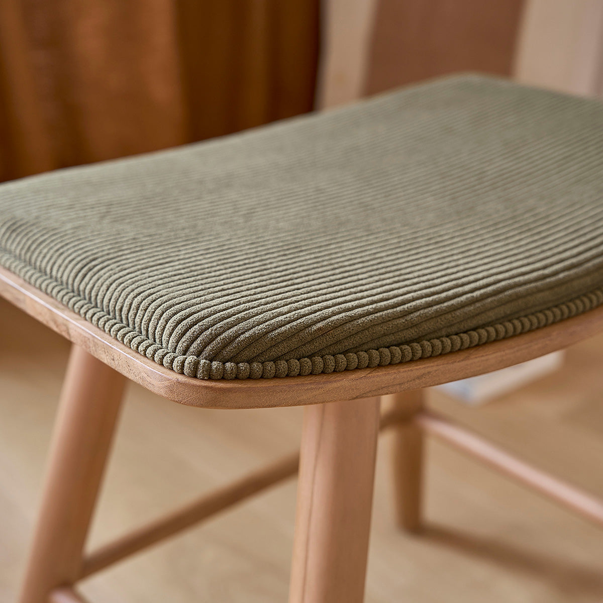 AMBRE - Tabouret de bar en bois de teck assise velours côtelé 45 cm