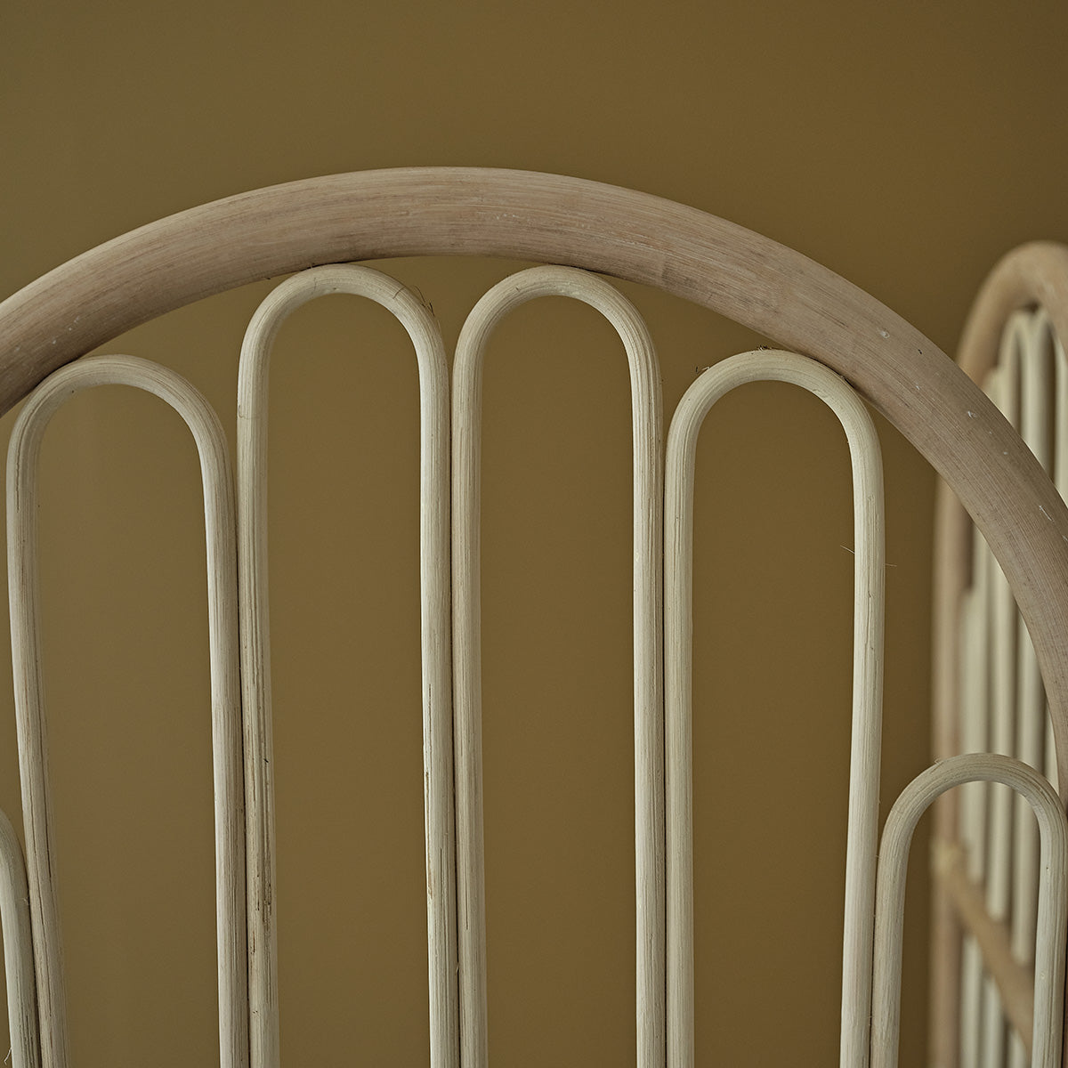 BOHO - Paravent en rotin ajouré