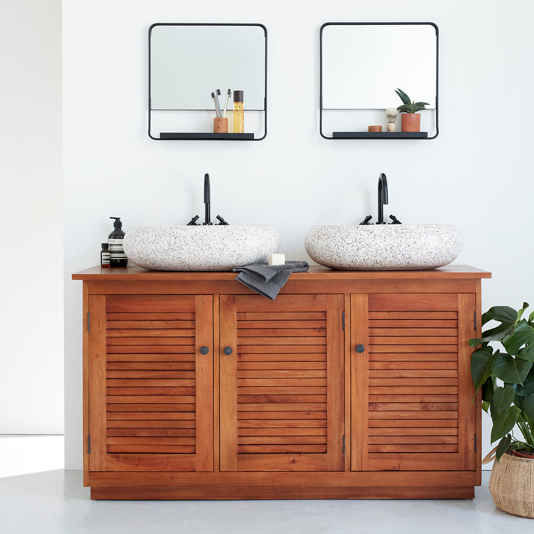 NEWPORT - Meuble sous vasque en acajou massif 140 cm