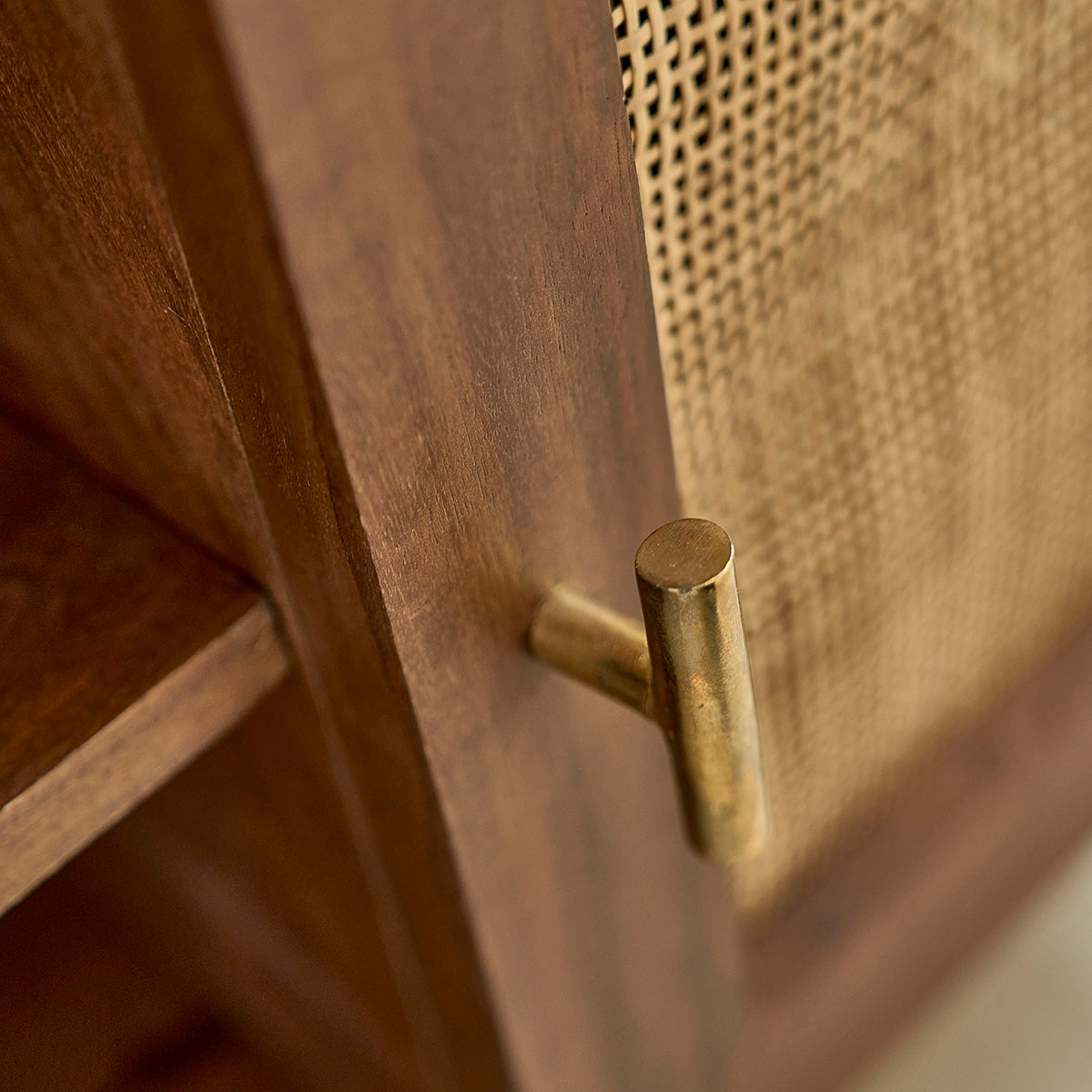 RAPHAEL - Meuble TV en manguier massif finition noyer et cannage 140 cm