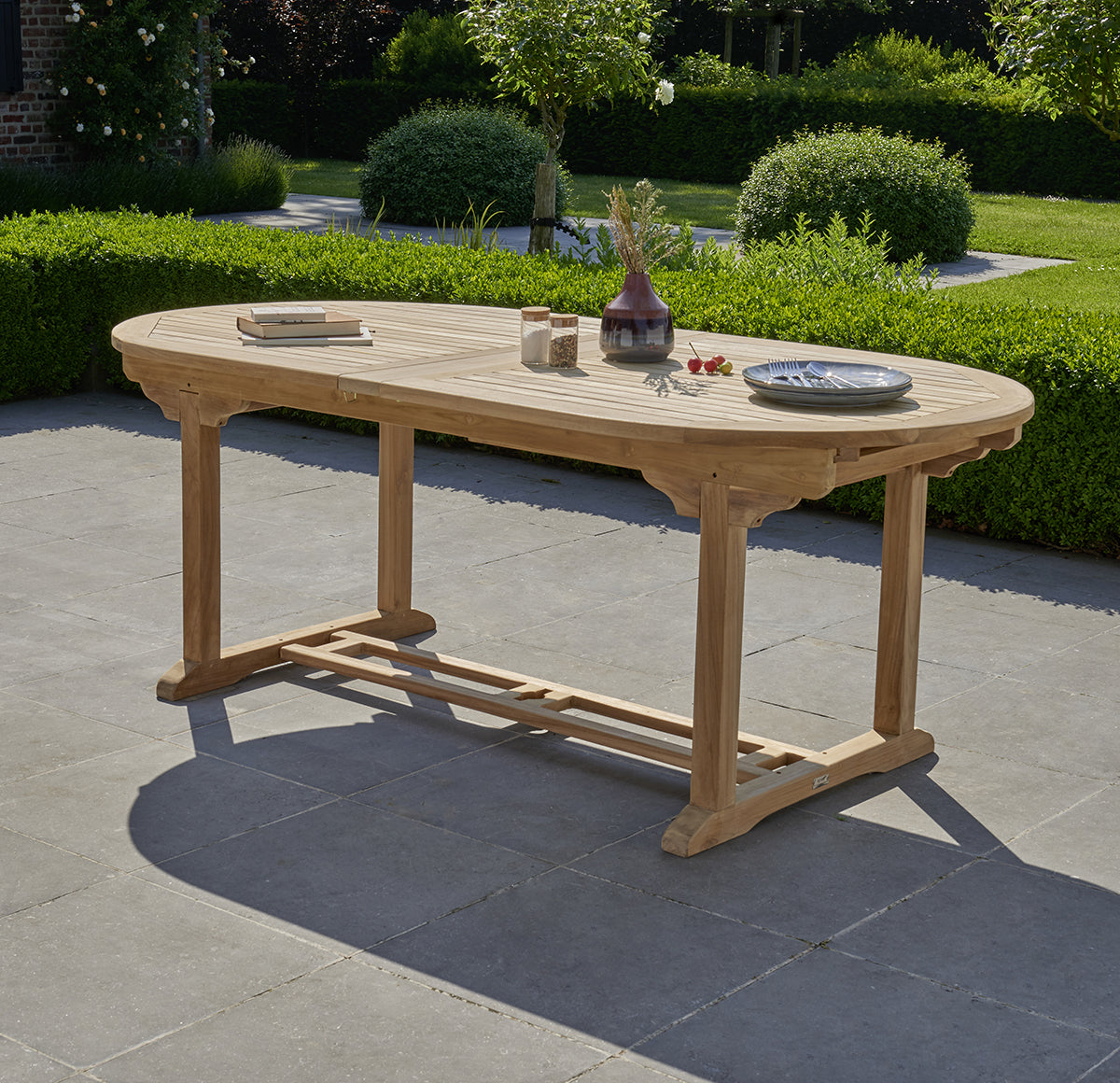 MIDLAND - Table de jardin en teck massif extensible ovale 10/12 pers.