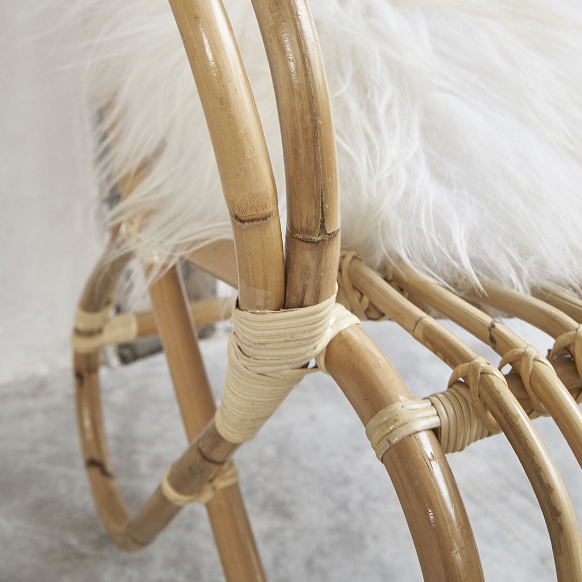 PAOLA - Fauteuil en rotin cosy