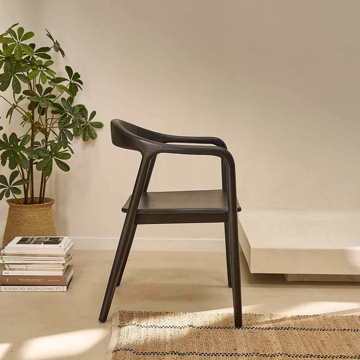 AMBRE - Chaise en teck massif noire