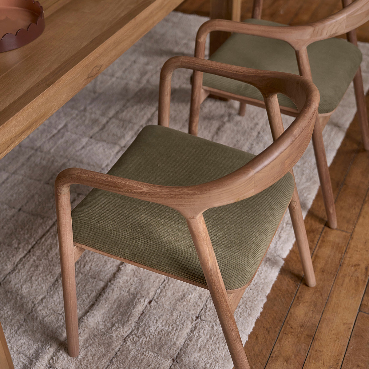 AMBRE - Lot de 2 chaises en teck massif assise velours côtelé kaki