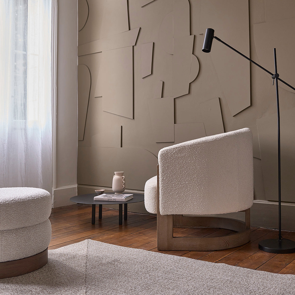 MALO - Fauteuil en chêne massif et tissu bouclette écrue