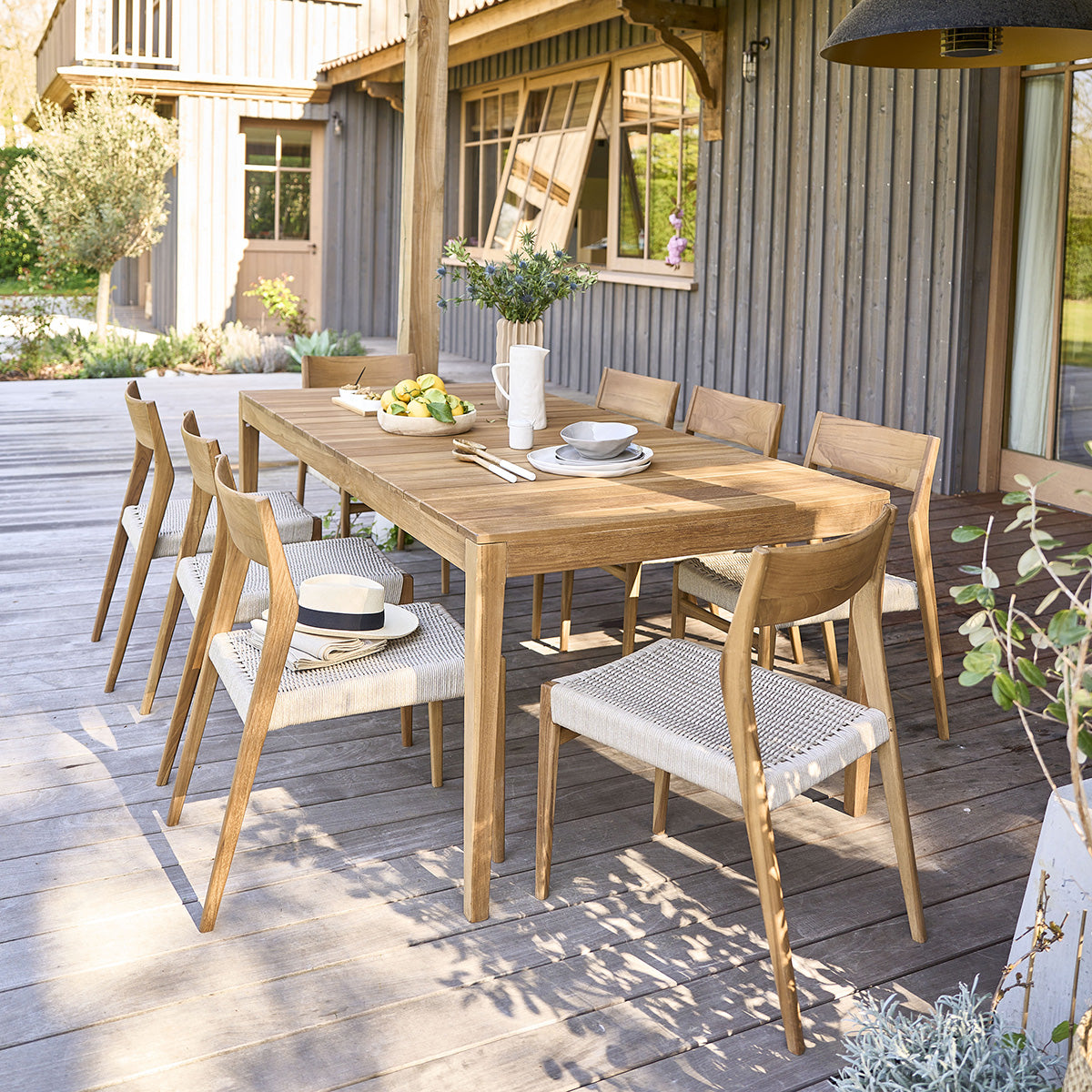 LIVIE - Salon de jardin en teck massif et cordage beige 8 pers.