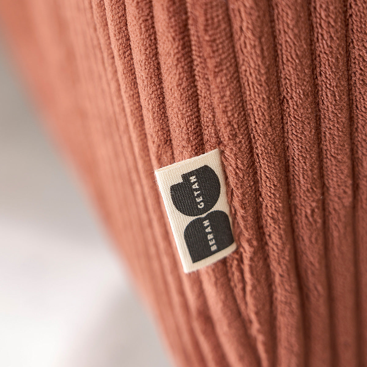 ALPHONSE - Canapé droit 4 places en velours côtelé terracotta