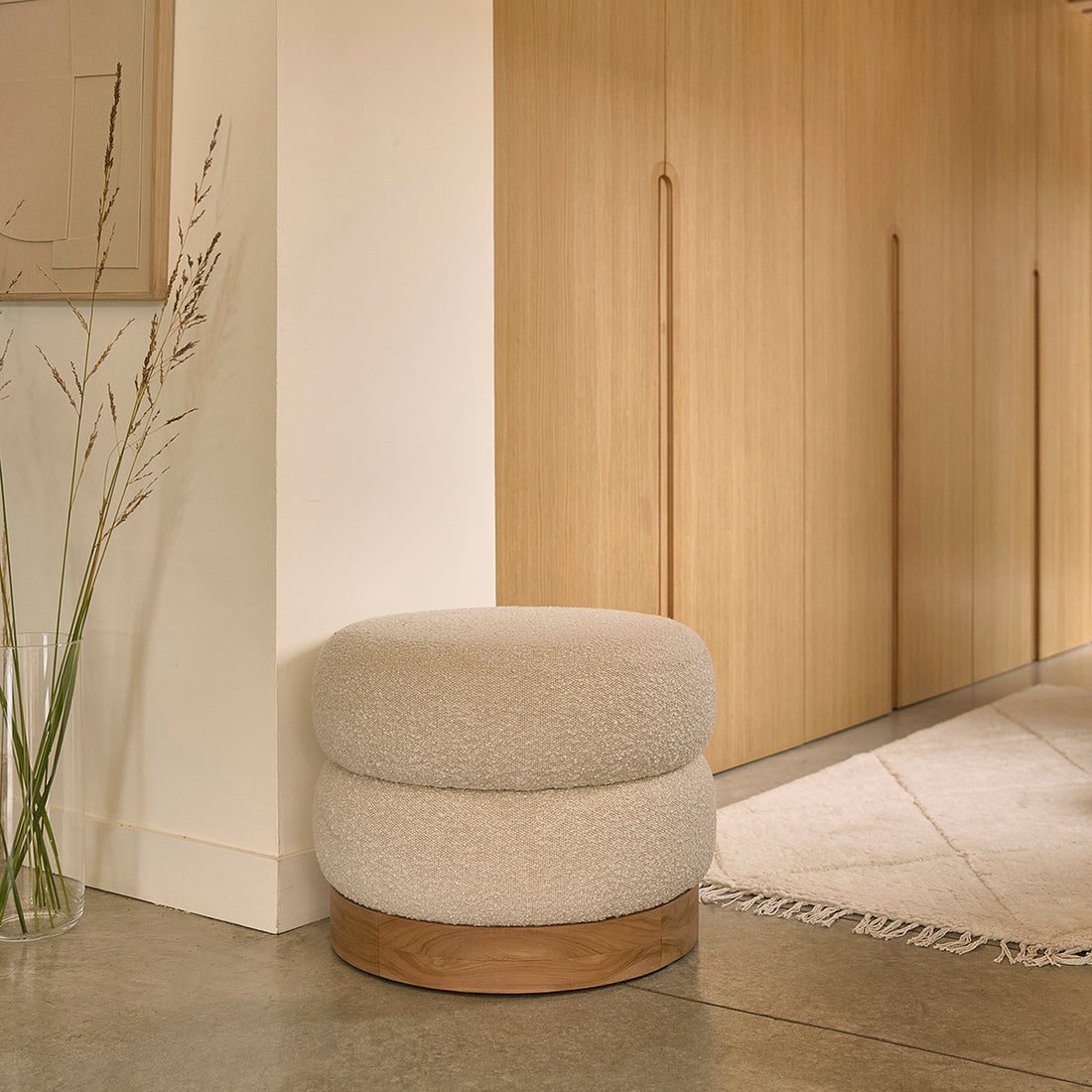 SERENE - Pouf en teck massif et tissu bouclette blanc Ø55 cm