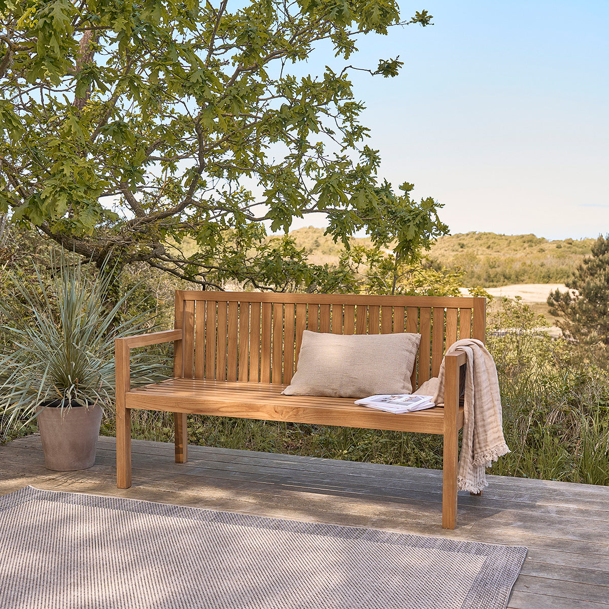 MALTE - Banc de jardin en teck massif 160 cm