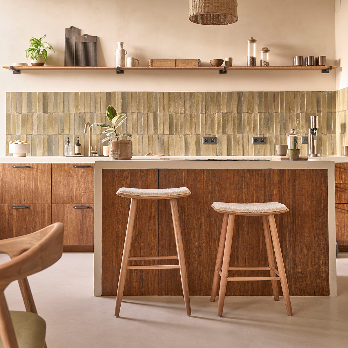 AMBRE - Tabouret en teck massif assise bouclette 65 cm