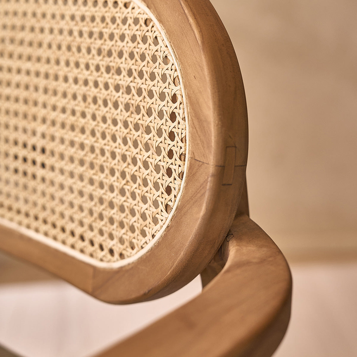 SABI - Fauteuil en teck massif, cannage et tissu velours côtelé kaki