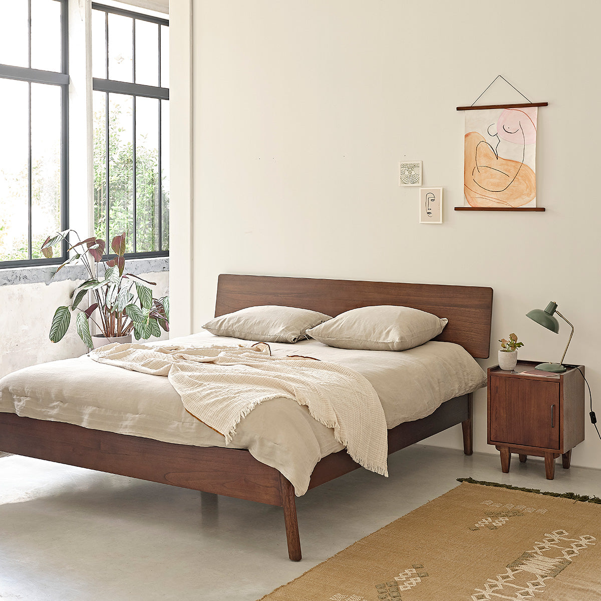 VINTAGE - Lit en mindi massif 160 cm avec sommier