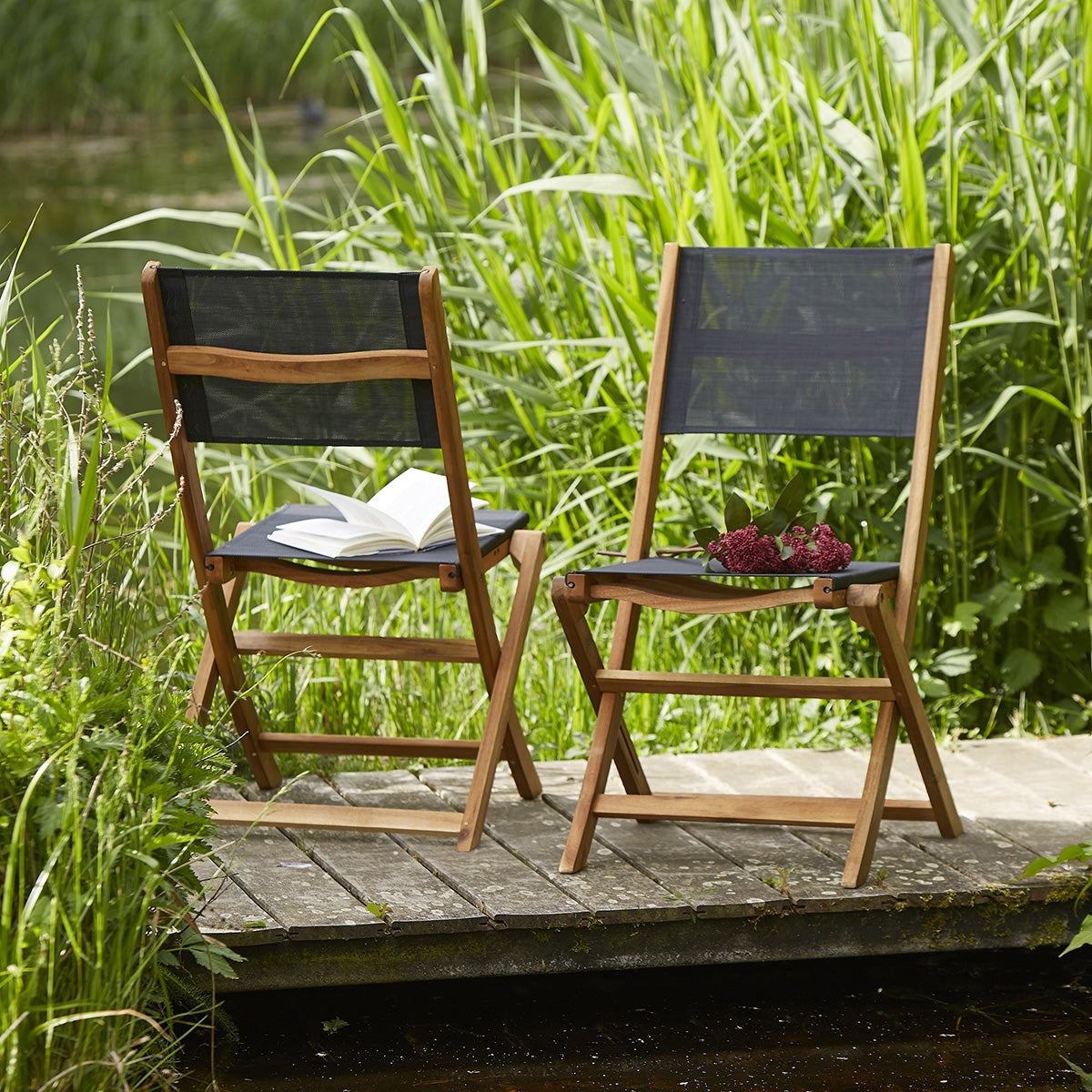HANOÏ - Chaise de jardin en acacia massif et textilène noir pliante (lot de 2)